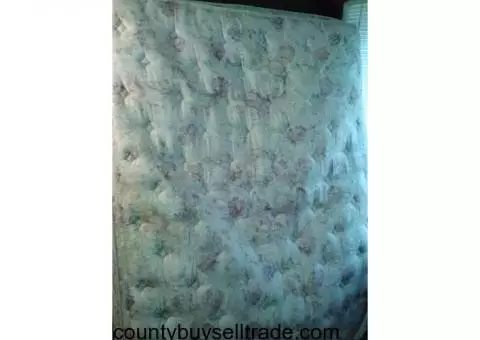 queen size matress (double pillow top)
